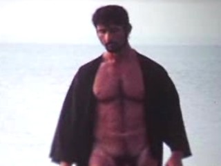 Hot studs walking naked on the beach showing their big dicks